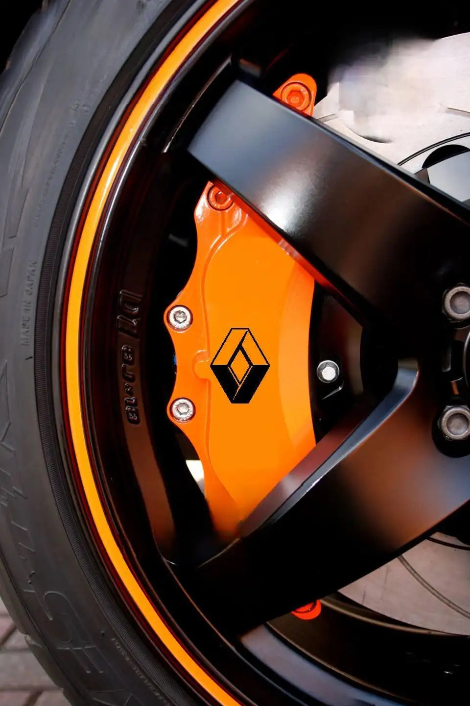 Renault brake caliper stickers, red, 6 pcs., attached to the calipers